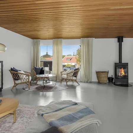 5 Bedroom Awesome In Σκάγκεν